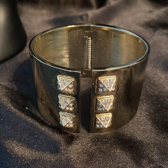 Vintage Victoria’s Secret cuff bracelet Gold color with Rhinestones - Picture 3 of 3